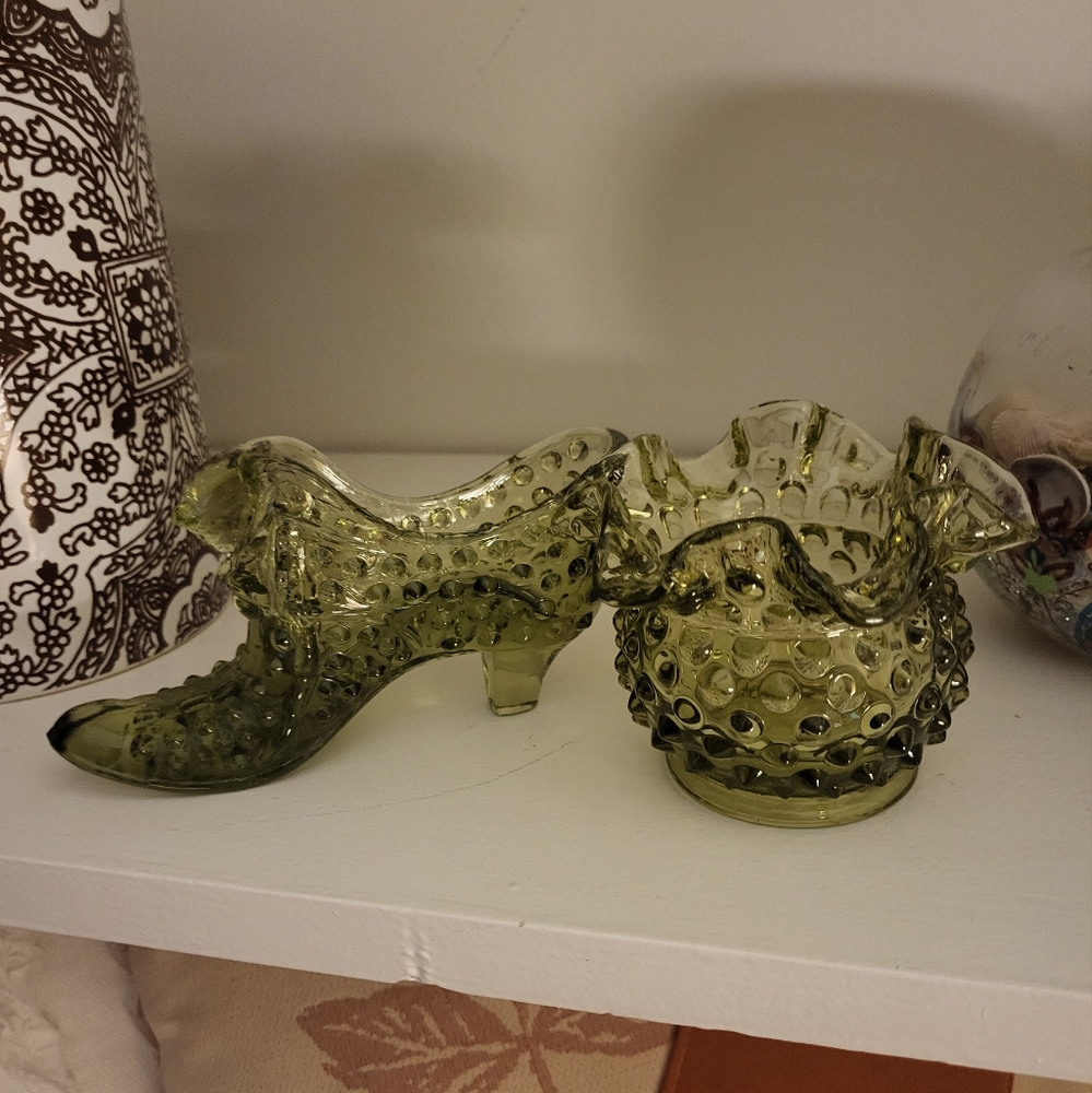 VINTAGE FENTON GLASS DECOR